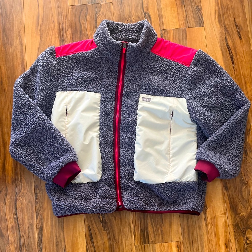 Figs Limited Edition Selwyn Sherpa Jacket in medium